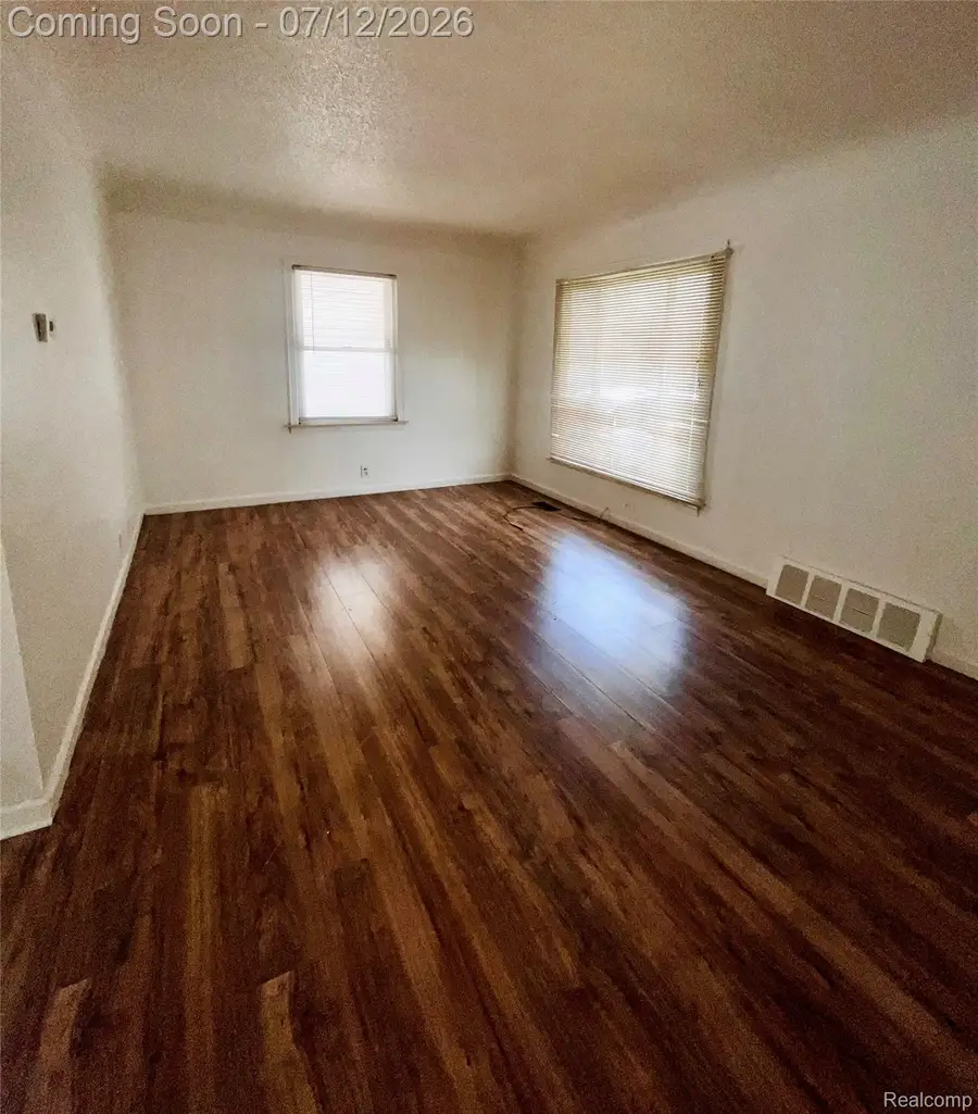 2406 Gold Avenue, Flint, MI 48503 - #3