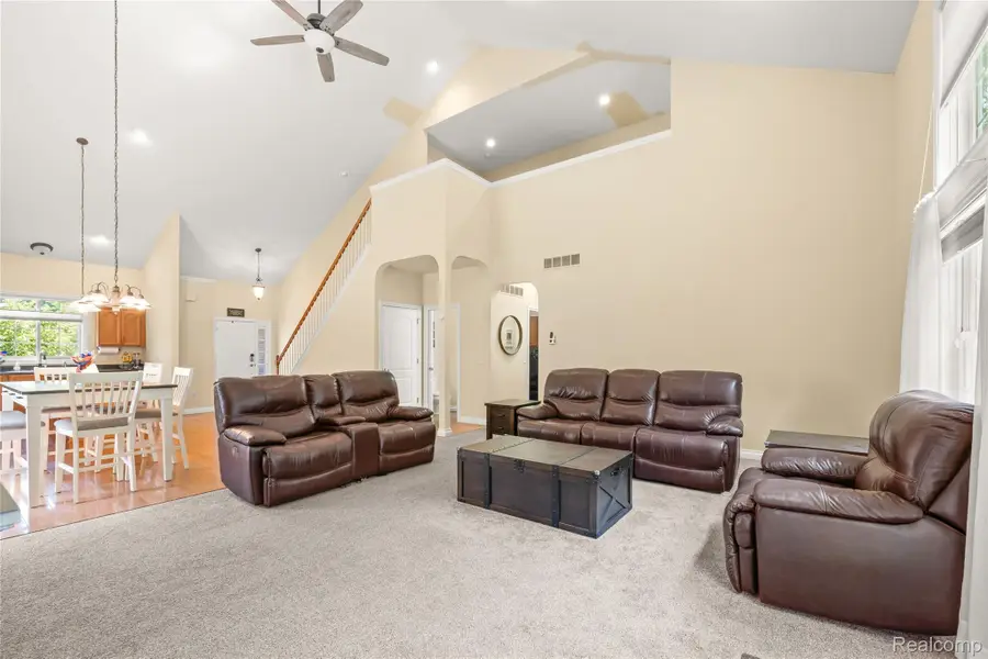 10182 Edgewood Drive, Grand Blanc, MI 48439 - #2