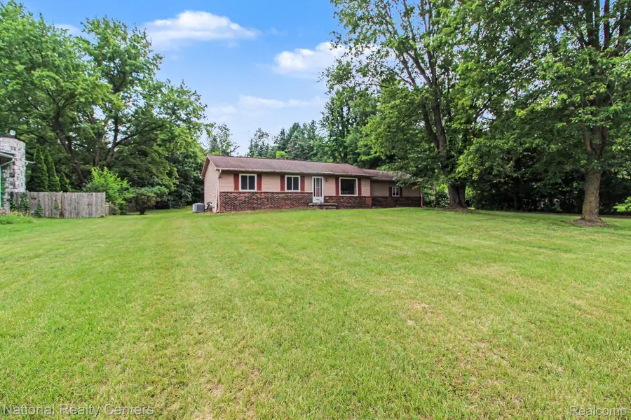 1800 Kingston Drive, Pinckney, MI 48169 - #3