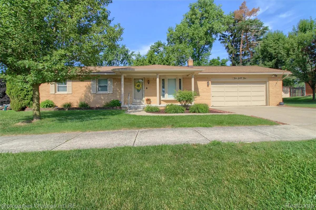 565 Center Ridge, South Lyon, MI 48178 - #1
