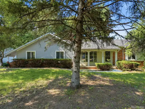 2435 E M 36, Pinckney, MI 48169