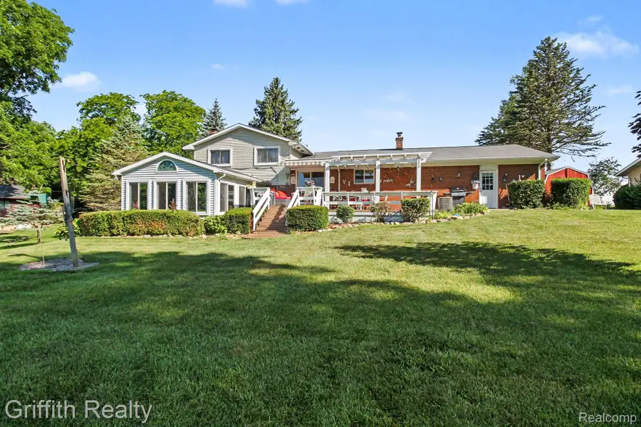 578 E Coon Lake Road, Howell, MI 48843 - #2