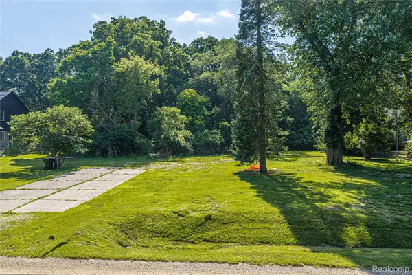 466 Driftwood Avenue, RochesterHills, MI 48307