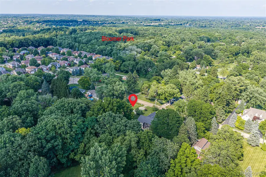 466 Driftwood Avenue, Rochester Hills, MI 48307 - #3