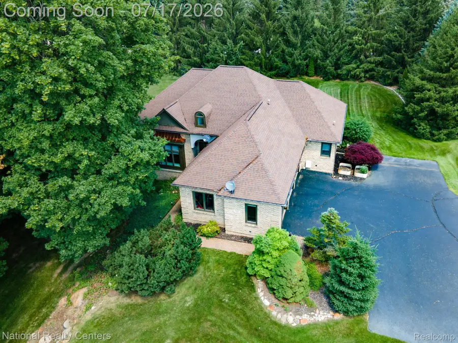 1021 Valleyview Drive, Clarkston, MI 48348 - #2