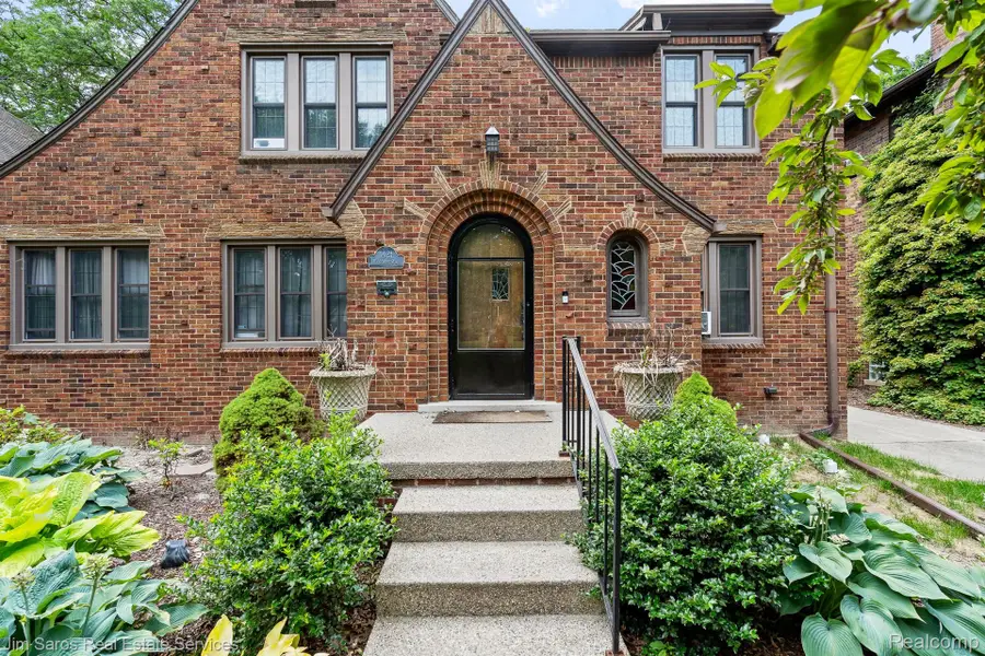 1421 Yorkshire Road, Grosse Pointe Park, MI 48230 - #2