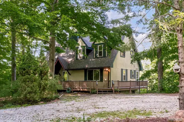 8569 Stonegate Drive, Northville, MI 48168