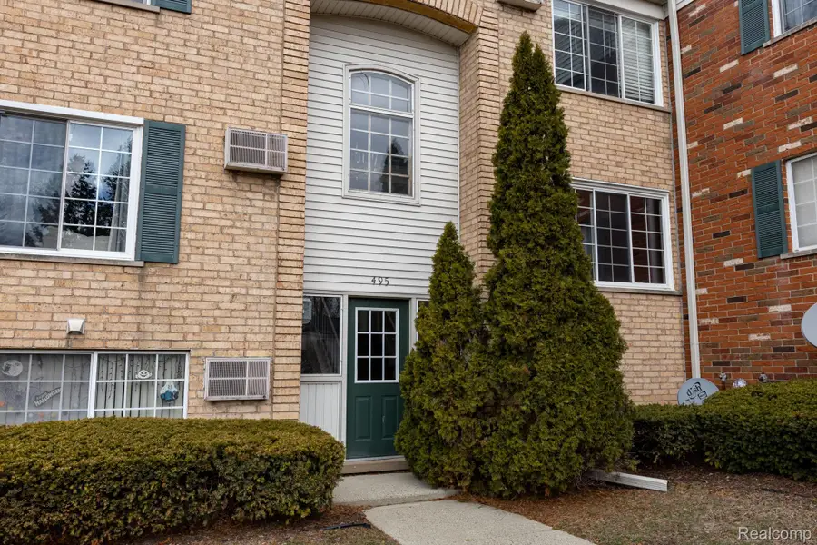 495 Miller Avenue #Apt. 104, Rochester, MI 48307 - #2