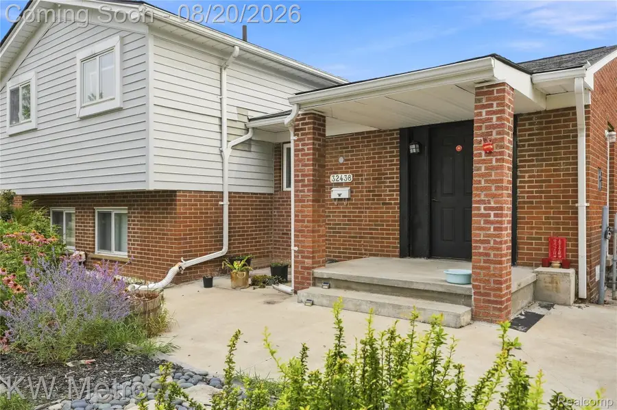 32438 Washington Street, Livonia, MI 48150 - #3
