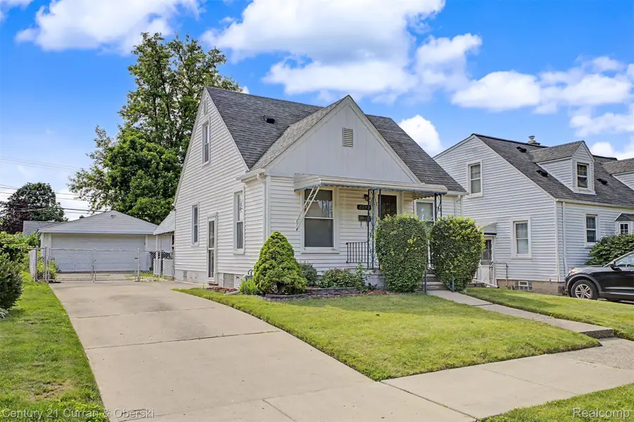 2732 Queen Street, Dearborn, MI 48124 - #3