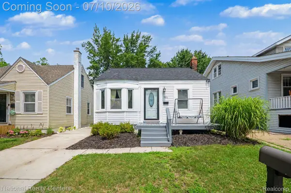 551 E Maplehurst Street, Ferndale, MI 48220
