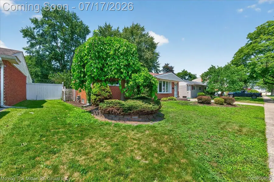 648 S Dowling Street, Westland, MI 48186 - #2