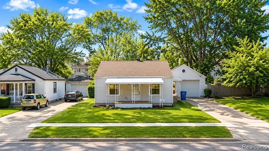 24895 Marigold Avenue, Warren, MI 48089 - #3