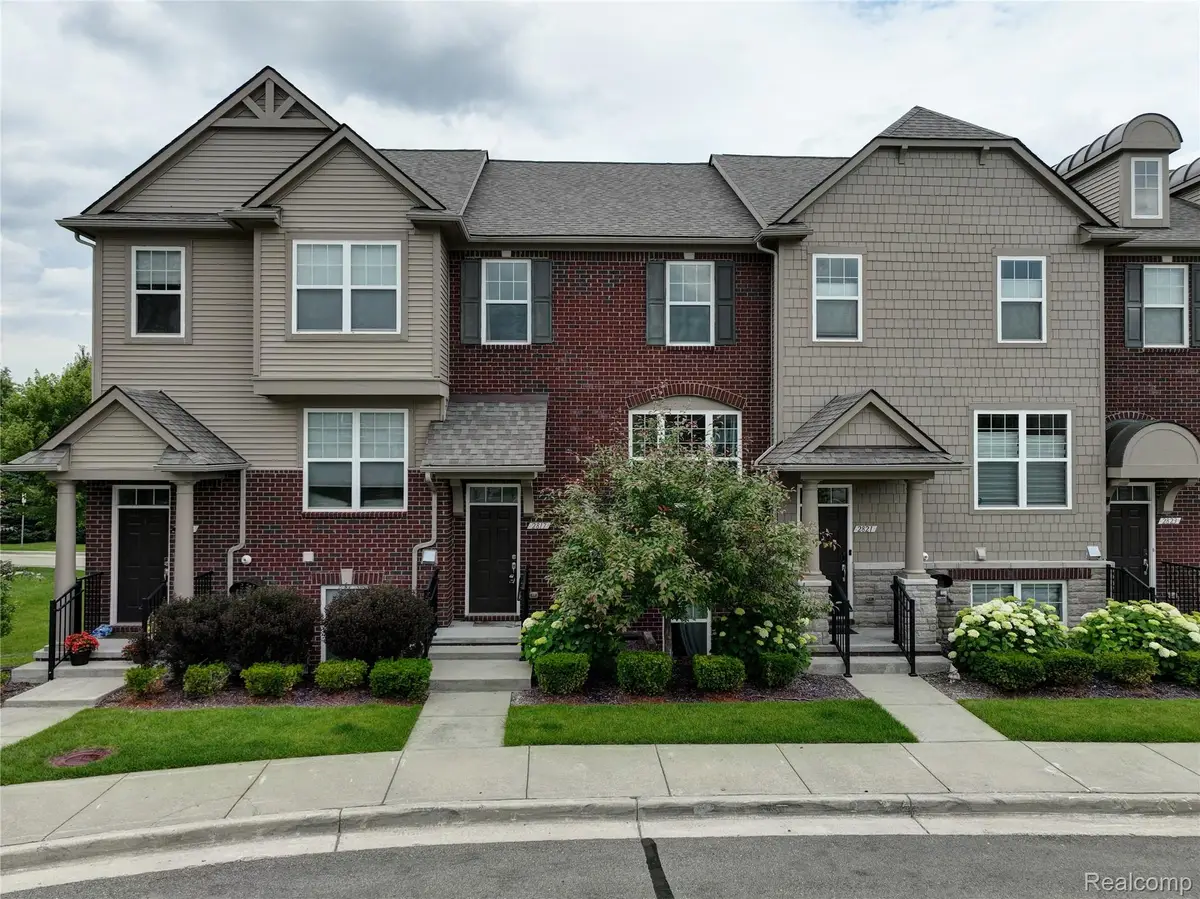 2817 Hartwick Drive, Rochester Hills, MI 48307 - #1