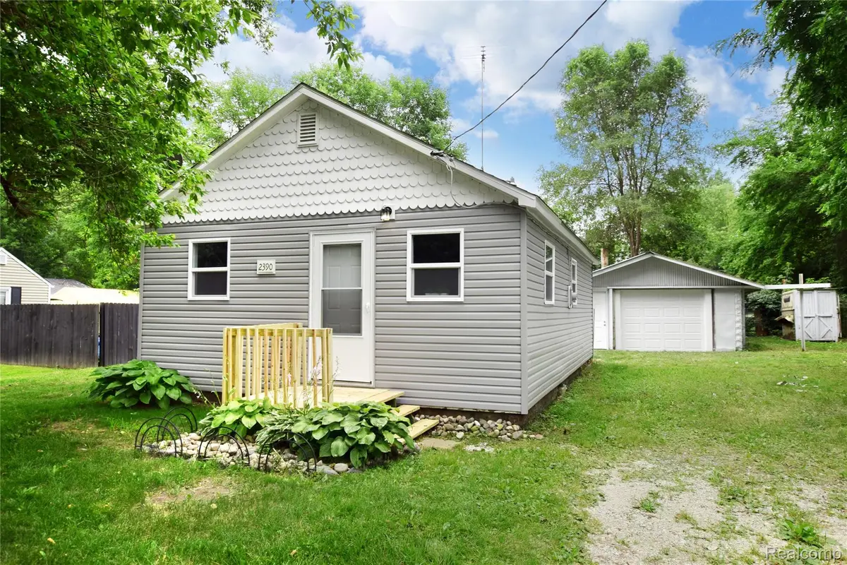 2390 E Boatfield Avenue, Burton, MI 48529 - #1