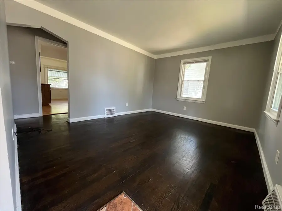 22495 Tuscany Avenue, Eastpointe, MI 48021 - #3