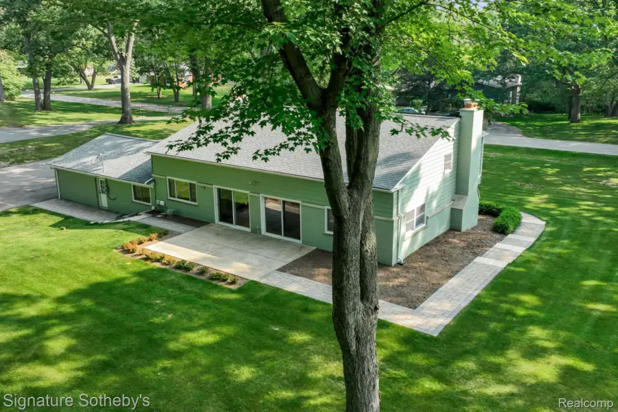 2593 S Christian Hills Drive, Rochester Hills, MI 48309 - #2