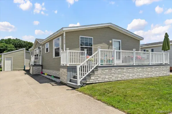 49770 Elk Trail, Utica, MI 48315
