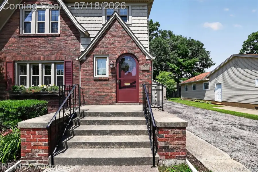 649 Borgess Avenue, Monroe, MI 48162 - #2