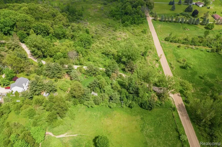 000 Rose Hill Rd, Pinckney, MI 48169 - #3