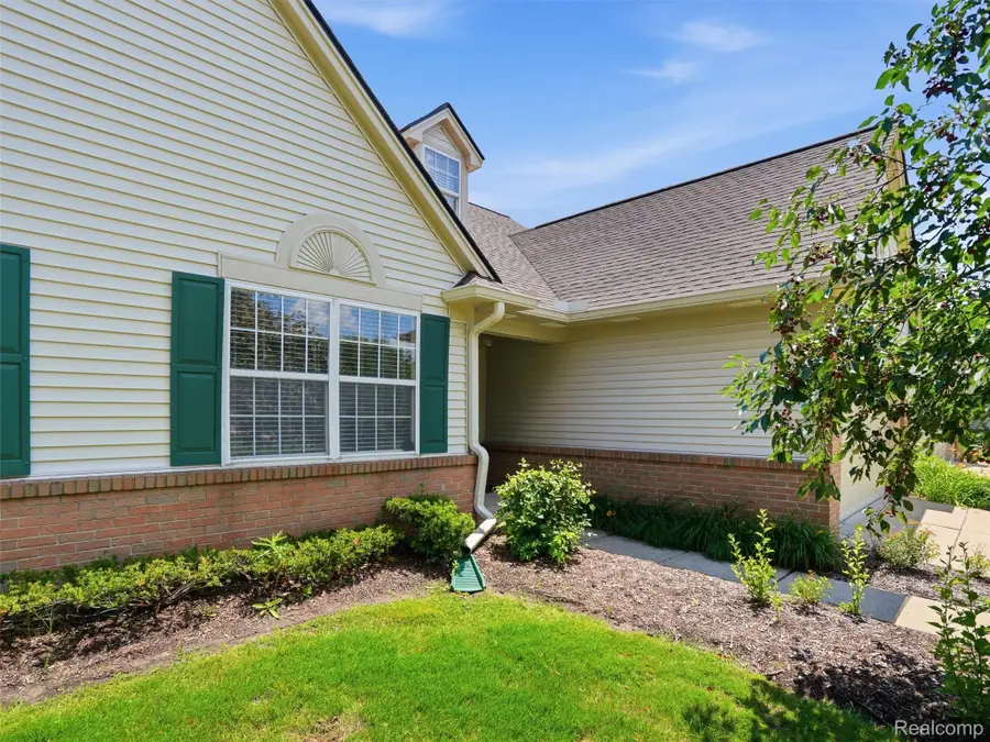 6394 Heron Park Way, Clarkston, MI 48346 - #3