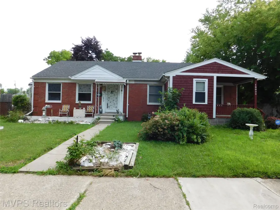 18925 Roscommon Street, Harper Woods, MI 48225 - #3