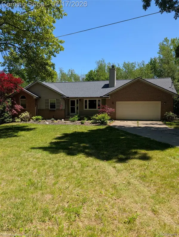 1996 Triangle Lake Road, Howell, MI 48843