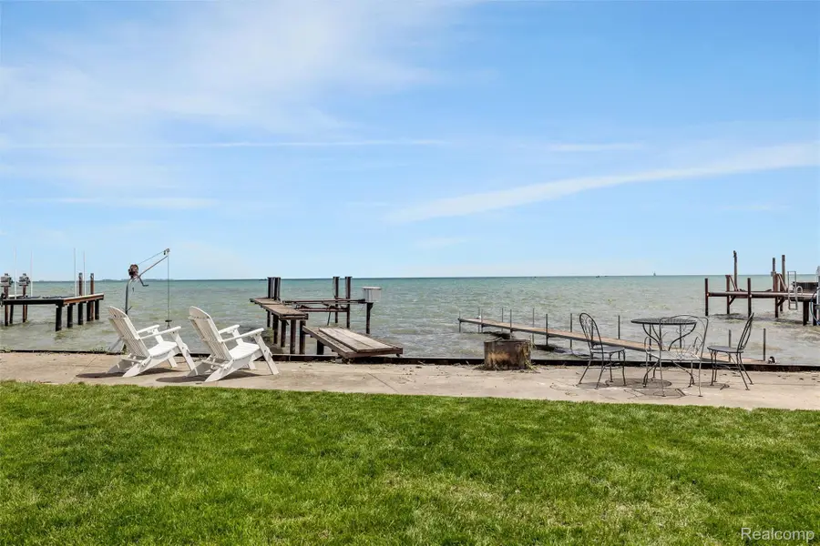 30134 Jefferson Avenue, Saint Clair Shores, MI 48082 - #3