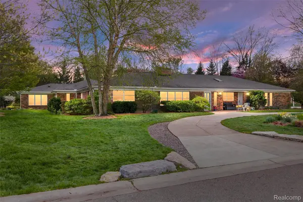 12959 Talbot Lane, HuntingtonWoods, MI 48070