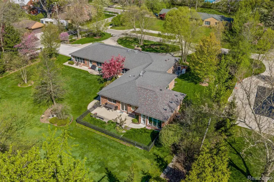 12959 Talbot Lane, Huntington Woods, MI 48070 - #2