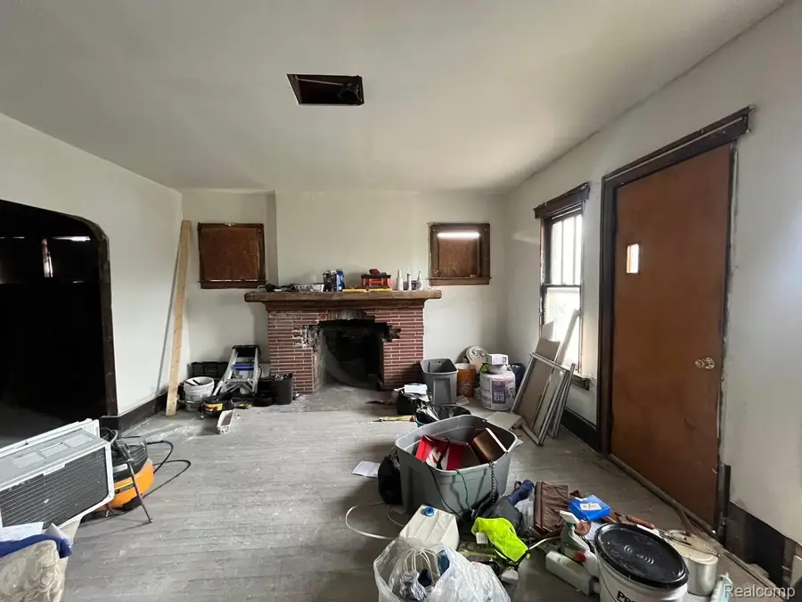 4002 W Philadelphia Street, Detroit, MI 48204 - #2
