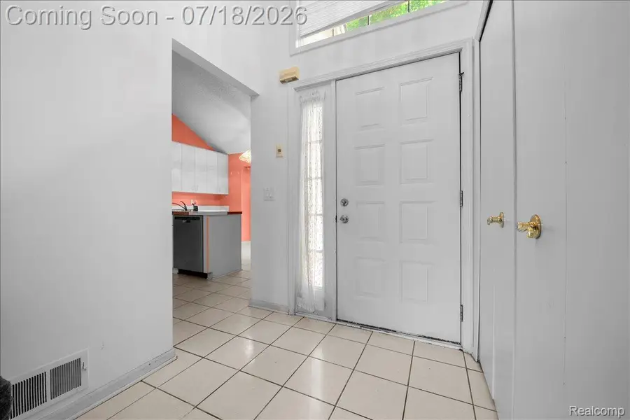 24533 Martel Drive, Farmington Hills, MI 48335 - #3