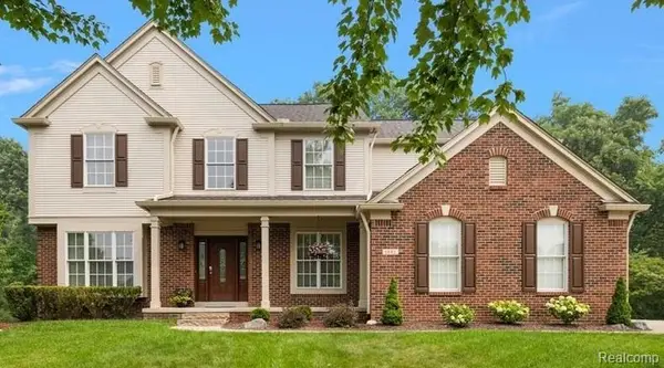 1885 Avon Glen Lane, LakeOrion, MI 48360