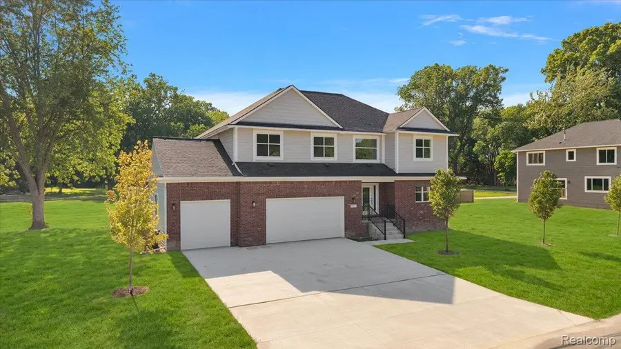 47515 Vanker Avenue, Shelby, MI 48317 - #2