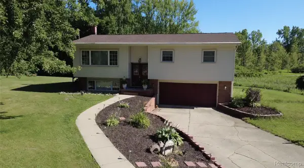 2201 Maple Grove Road, Jackson, MI 49201