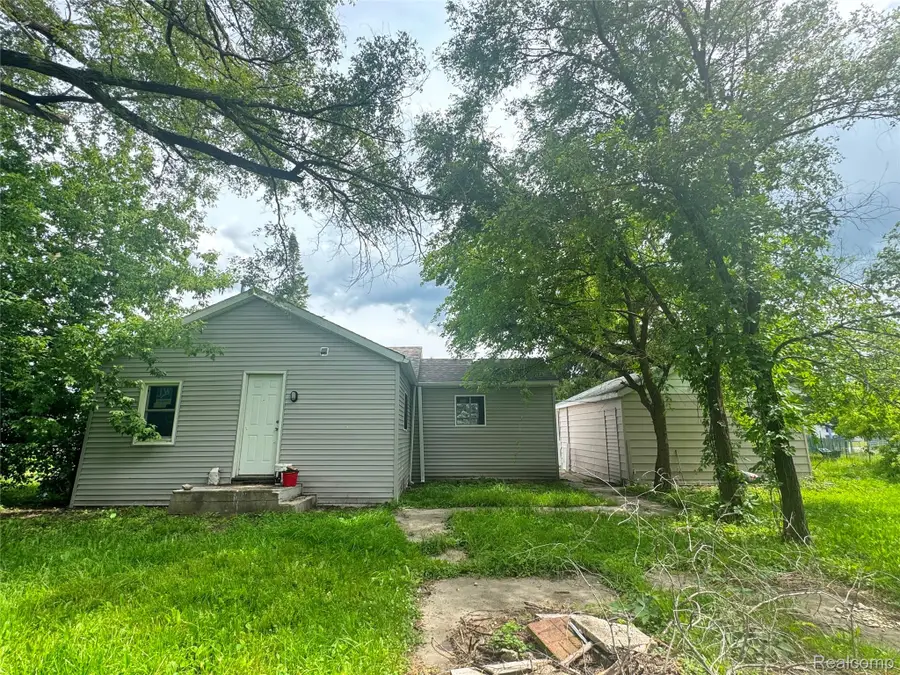 3553 N Monroe Street, Carrollton, MI 48724 - #2