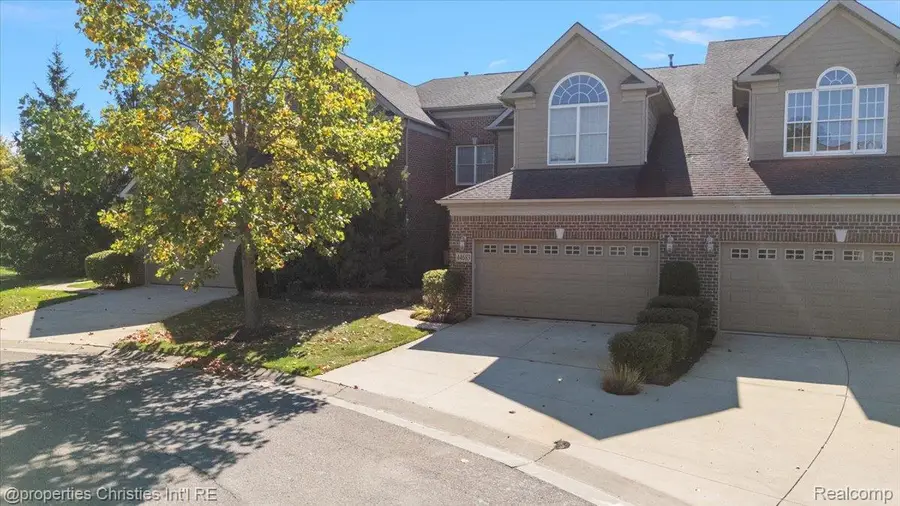 44683 Broadmoor Circle N, Northville, MI 48168 - #2