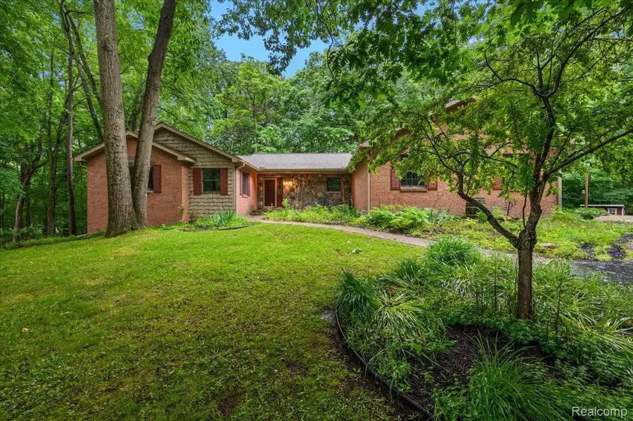 670 Rolling Acres Drive, Ortonville, MI 48462 - #3