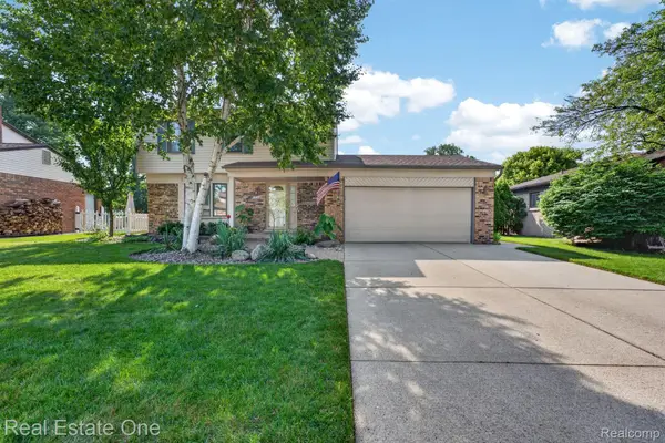 47380 Savannah Drive, Macomb, MI 48044