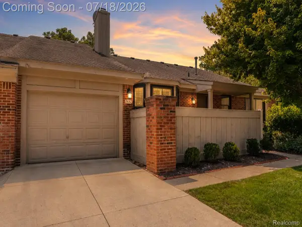 7482 Sheffield, WestBloomfield, MI 48322