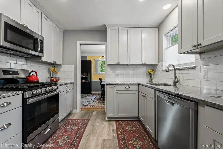 16996 Elizabeth Street, Beverly Hills, MI 48025 - #2