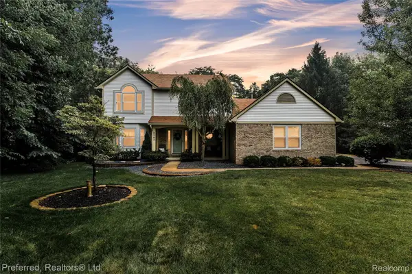 8242 Terrace Court, Pinckney, MI 48169