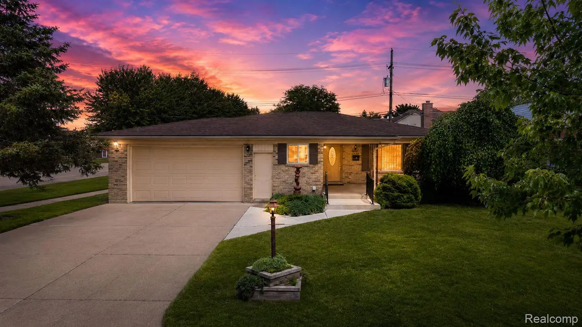 34398 Greentrees Road, Sterling Heights, MI 48312 - #1