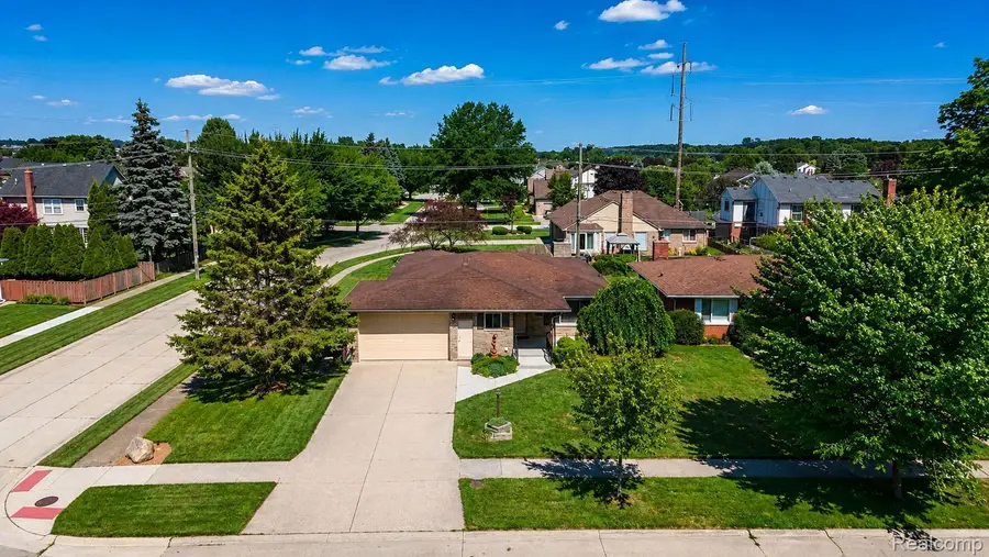 34398 Greentrees Road, Sterling Heights, MI 48312 - #3
