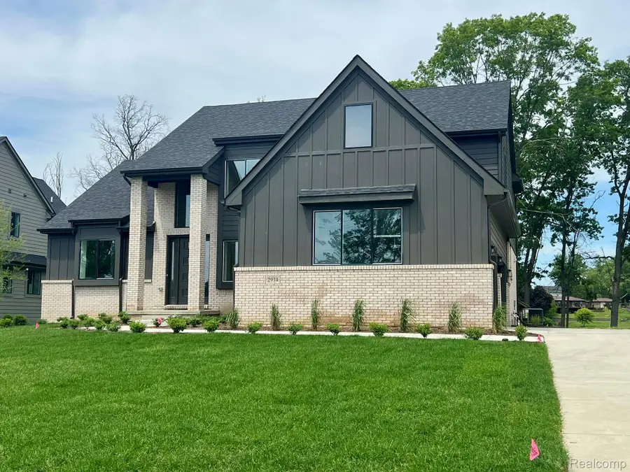 2934 W Walton Boulevard, Waterford, MI 48329 - #2