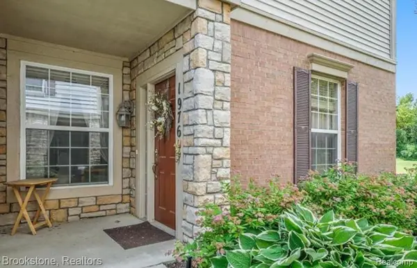 1976 Pinecroft Drive #194, Canton, MI 48188
