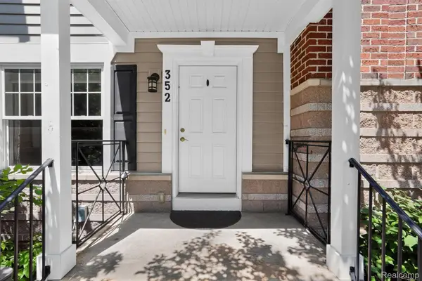 352 W Grand River Avenue #3, EastLansing, MI 48823