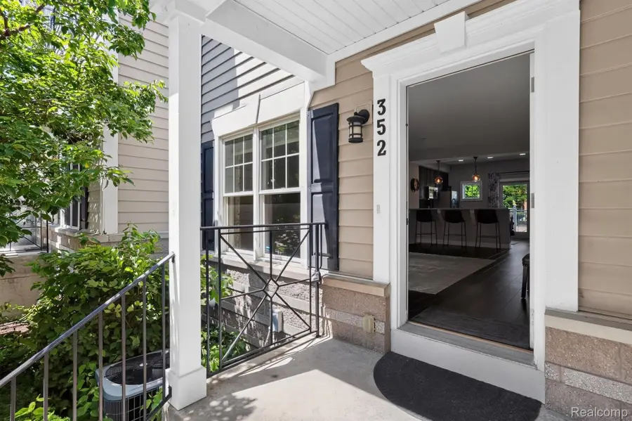 352 W Grand River Avenue #3, East Lansing, MI 48823 - #2