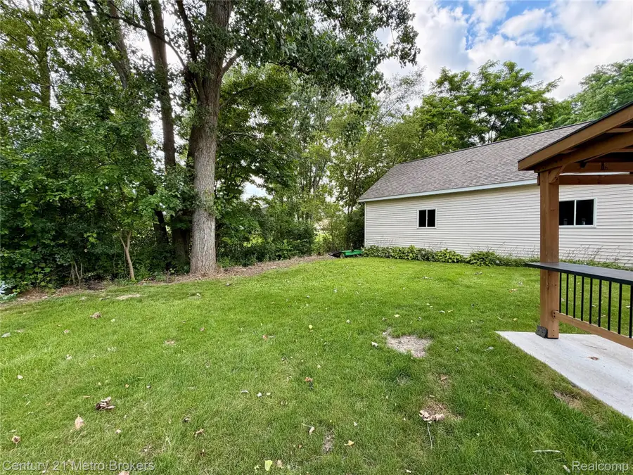 5484 Wakefield Road, Grand Blanc, MI 48439 - #3