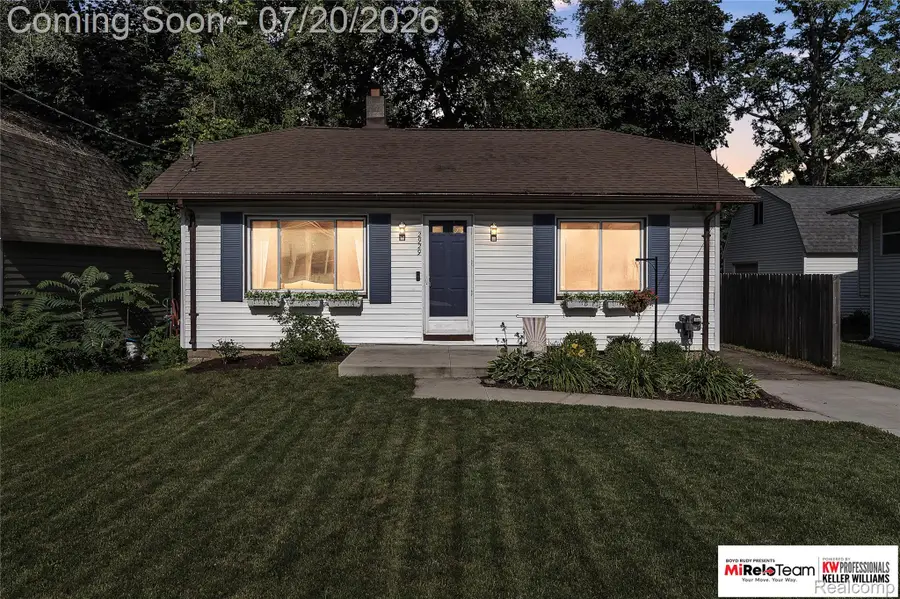 2929 Holden Avenue, Waterford, MI 48329 - #2